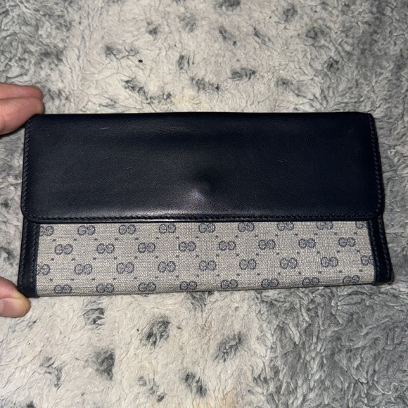 Women’s or Men's Gucci monogram Denim long Wallet! Preloved but 9-10 condition. - Picture 9 of 17